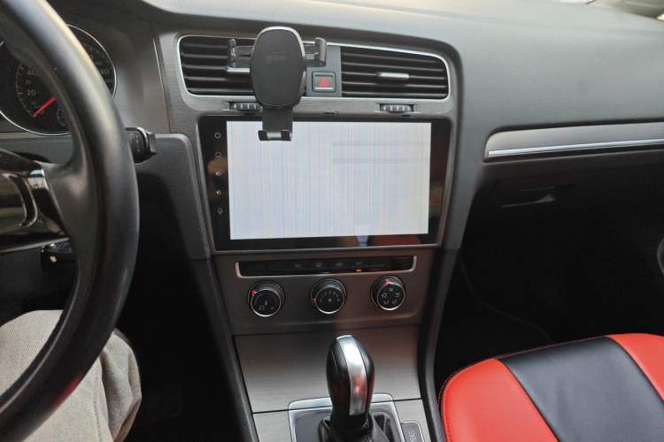 Used Volkswagen Golf 2015 1.6L Automatic Comfort Model Audio And AC Panel