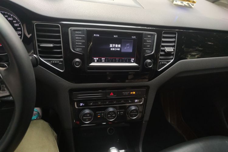 Used Volkswagen Golf 2015 1.4TSI Sportsvan Audio And AC Panel