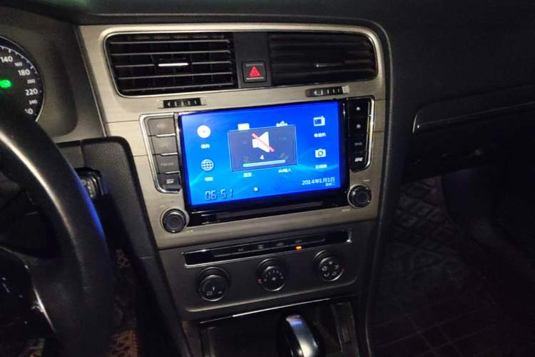 Used Volkswagen Golf 2015 1.6L Automatic Comfort Model Audio And AC Panel