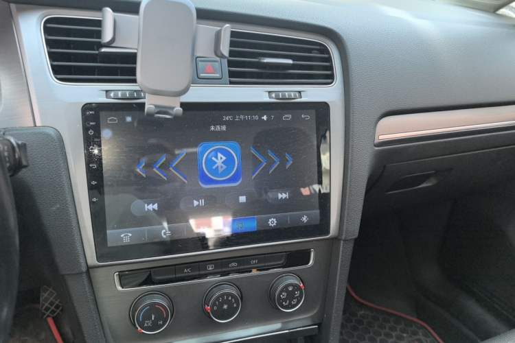 Used Volkswagen Golf 2015 1.6L Automatic Comfort Model Audio And AC Panel
