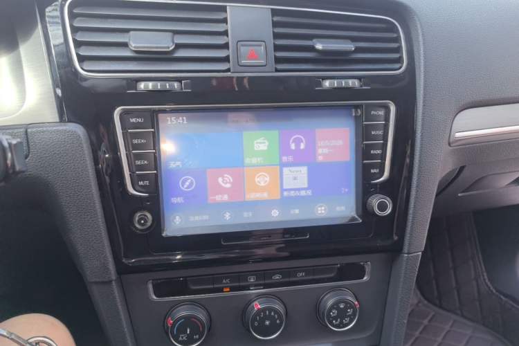 Used Volkswagen Golf 2015 1.6L Automatic Comfort Model Audio And AC Panel