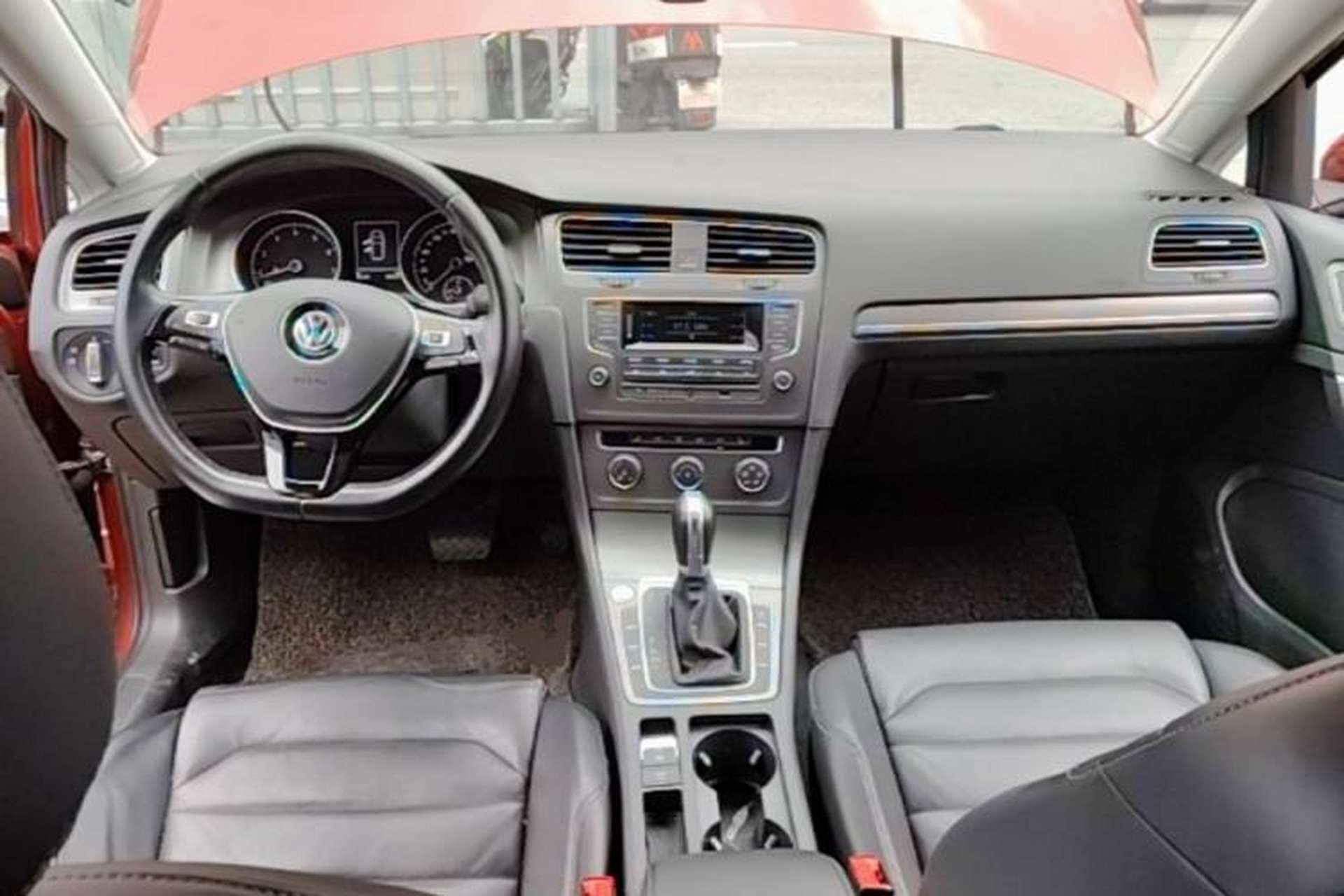Used Volkswagen Golf 2015 1.4TSI Automatic Luxury Model Center Console