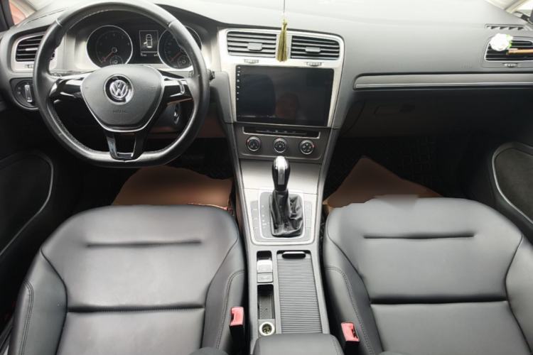 Used Volkswagen Golf 2015 1.4TSI Automatic Comfort Model Center Console