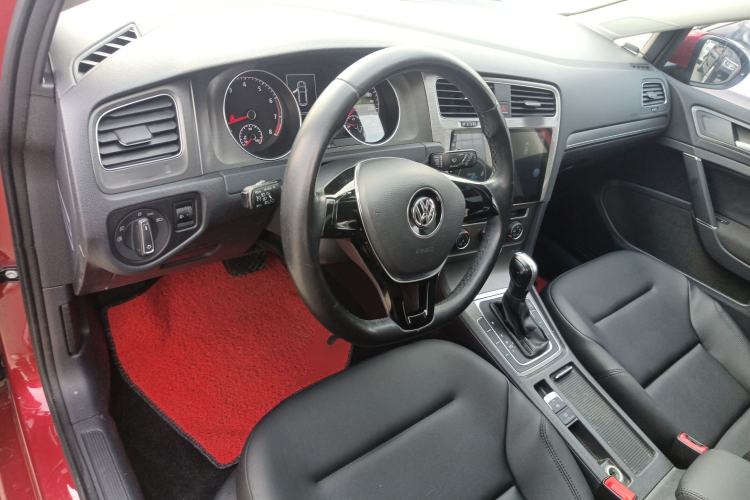 Used Volkswagen Golf 2015 1.4TSI Automatic Comfort Model Center Console