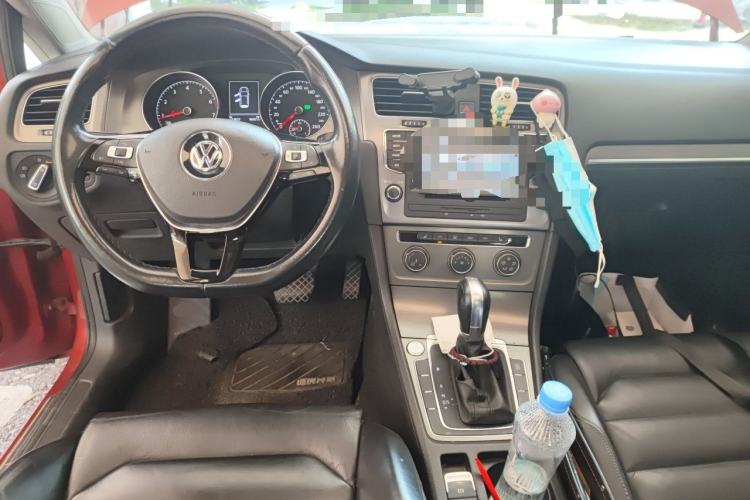 Used Volkswagen Golf 2015 1.4TSI Automatic Luxury Model Center Console