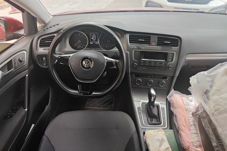 Used Volkswagen Golf 2015 1.4TSI Automatic Comfort Model Center Console
