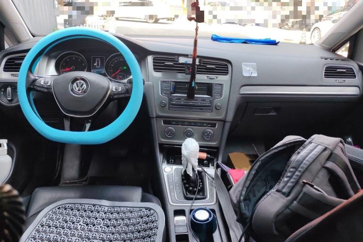 Used Volkswagen Golf 2015 1.4TSI Automatic Luxury Model Center Console
