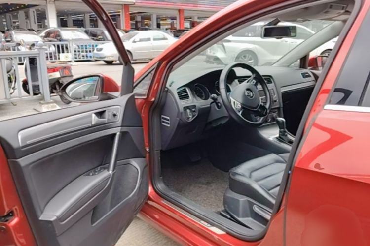Used Volkswagen Golf 2015 1.4TSI Automatic Luxury Model Driver Seat