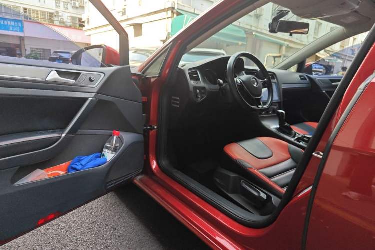 Used Volkswagen Golf 2015 1.6L Automatic Comfort Model Driver Seat