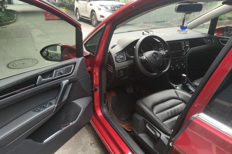 Used Volkswagen Golf 2015 1.4TSI Sportsvan Driver Seat