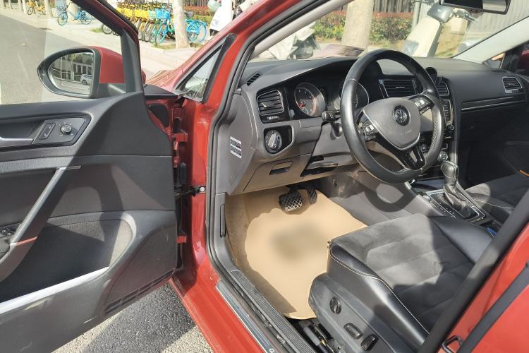 Used Volkswagen Golf 2015 1.4TSI Automatic Flagship Model Driver Seat