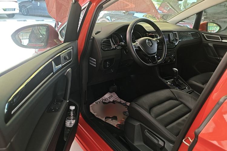 Used Volkswagen Golf 2015 1.4TSI Sportsvan Driver Seat