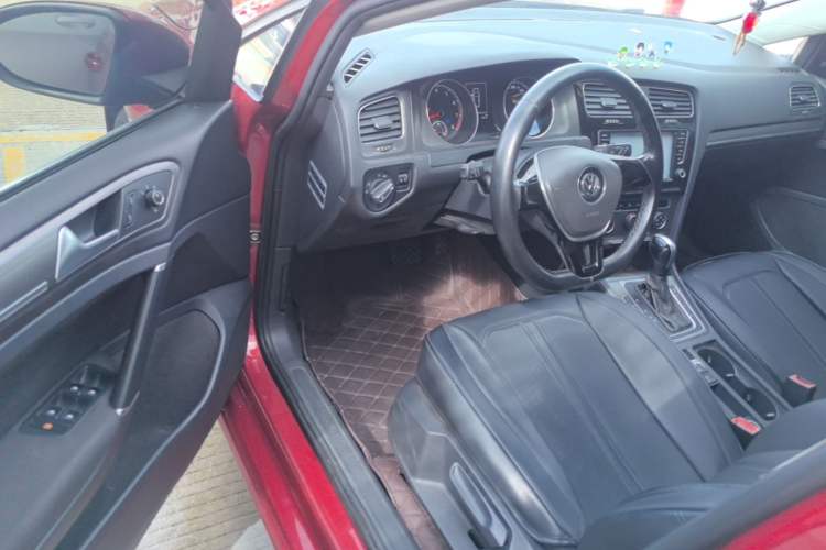 Used Volkswagen Golf 2015 1.6L Automatic Comfort Model Driver Seat