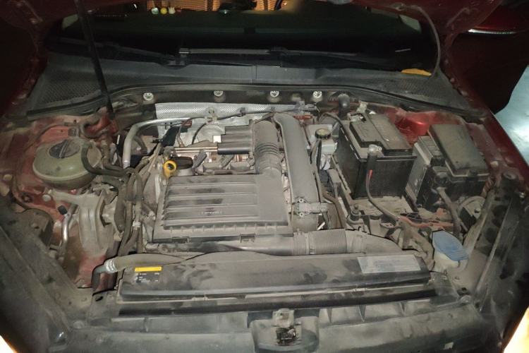 Used Volkswagen Golf 2015 1.4TSI Automatic Comfort Model Engine Bay