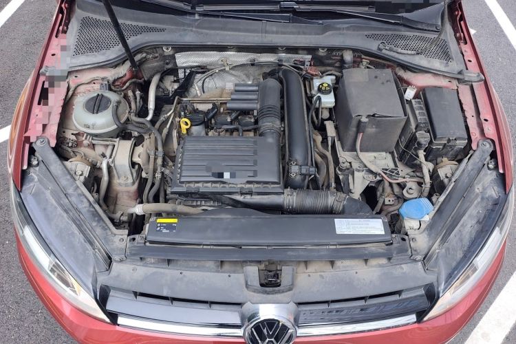 Used Volkswagen Golf 2015 1.4TSI Automatic Luxury Model Engine Bay