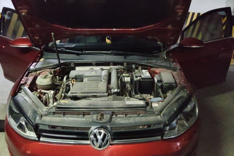Used Volkswagen Golf 2015 1.4TSI Automatic Comfort Model Engine Bay