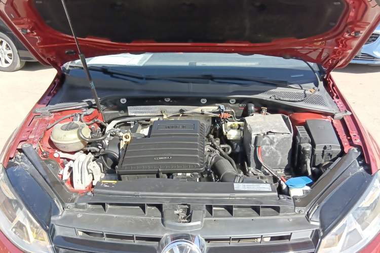 Used Volkswagen Golf 2015 1.6L Automatic Comfort Model Engine Bay