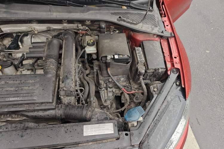 Used Volkswagen Golf 2015 1.4TSI Automatic Comfort Model Engine Bay Left