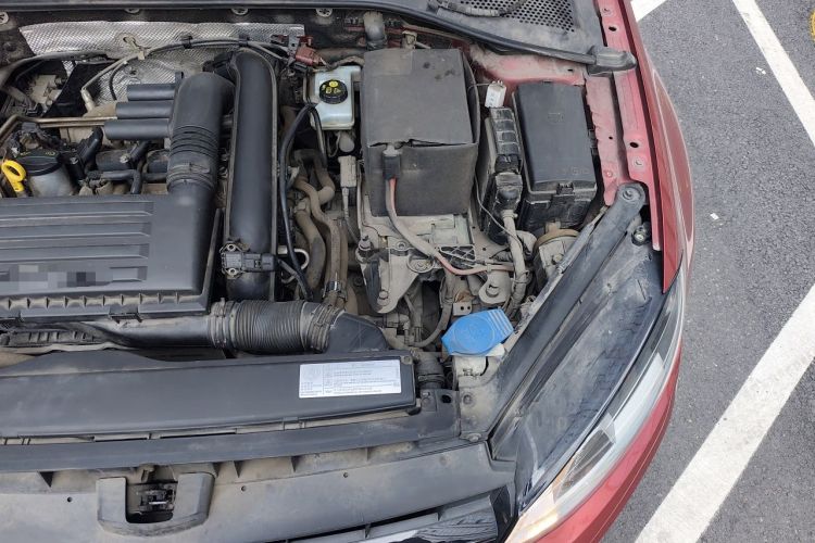 Used Volkswagen Golf 2015 1.4TSI Automatic Luxury Model Engine Bay Left