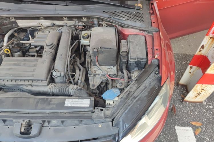 Used Volkswagen Golf 2015 1.4TSI Automatic Luxury Model Engine Bay Left