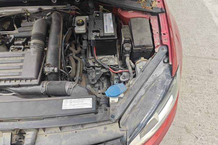 Used Volkswagen Golf 2015 1.4TSI Automatic Comfort Model Engine Bay Left