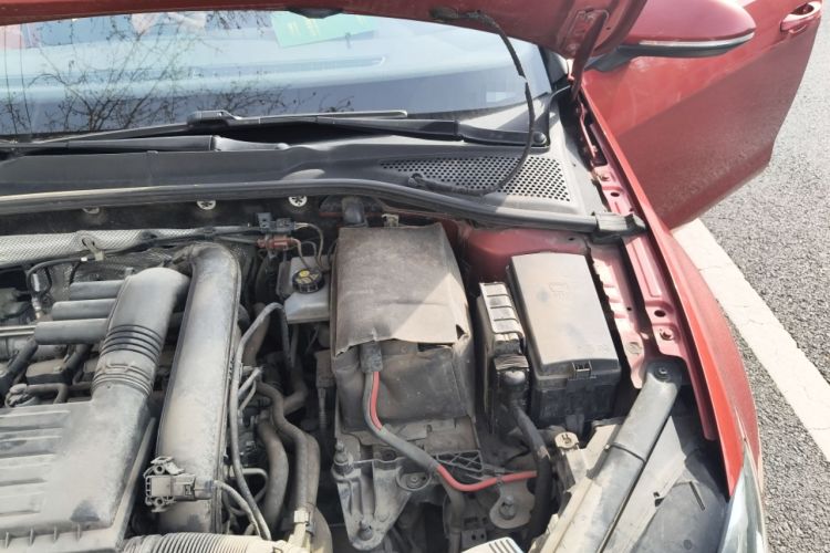 Used Volkswagen Golf 2015 1.4TSI Automatic Flagship Model Engine Bay Left