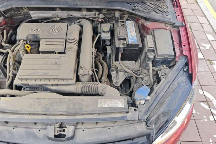 Used Volkswagen Golf 2015 1.4TSI Automatic Comfort Model Engine Bay Left