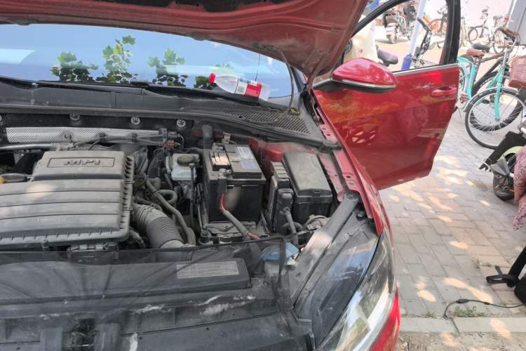 Used Volkswagen Golf 2015 1.6L Automatic Comfort Model Engine Bay Left