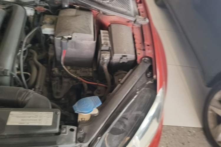 Used Volkswagen Golf 2015 1.4TSI Automatic Luxury Model Engine Bay Left