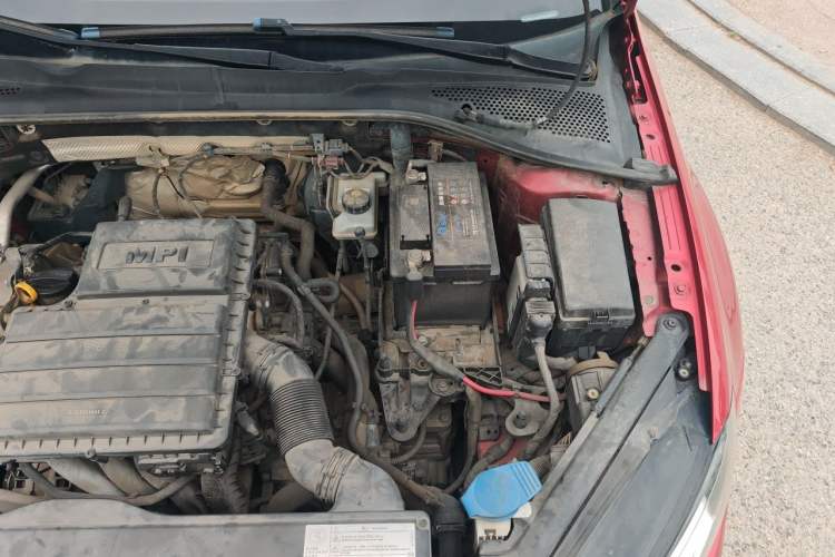 Used Volkswagen Golf 2015 1.6L Automatic Fashion Model Engine Bay Left