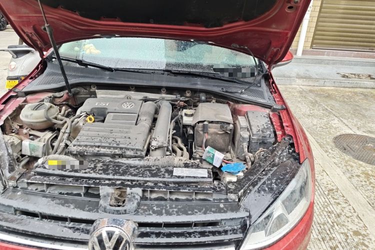Used Volkswagen Golf 2015 1.4TSI Automatic Luxury Model Engine Bay Left
