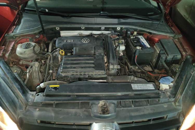 Used Volkswagen Golf 2015 1.4TSI Automatic Comfort Model Engine Bay