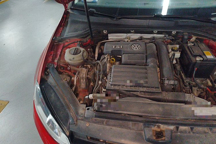 Used Volkswagen Golf 2015 1.4TSI Automatic Comfort Model Engine Bay Right