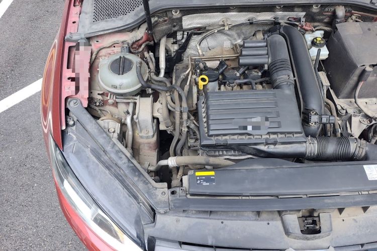 Used Volkswagen Golf 2015 1.4TSI Automatic Luxury Model Engine Bay Right