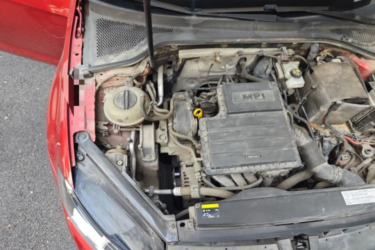 Used Volkswagen Golf 2015 1.6L Automatic Comfort Model Engine Bay Right