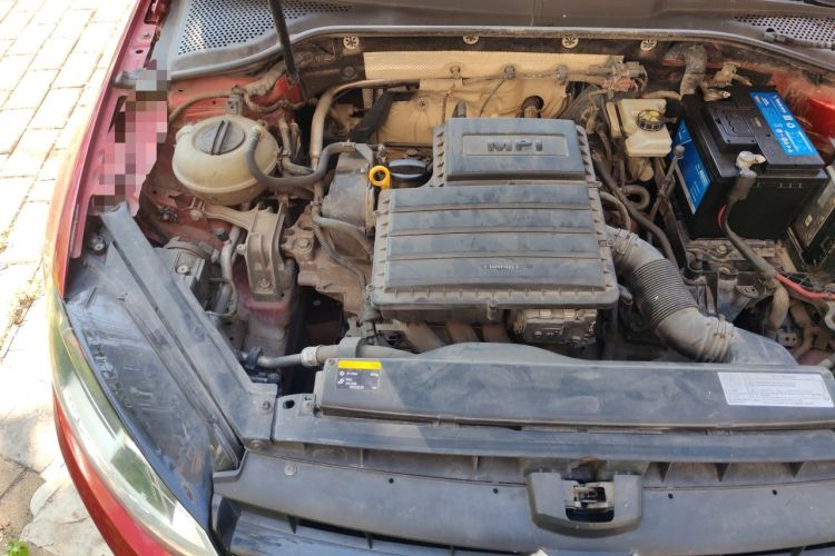 Used Volkswagen Golf 2015 1.6L Automatic Comfort Model Engine Bay Right