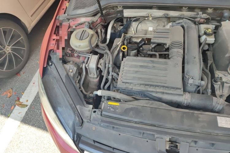 Used Volkswagen Golf 2015 1.4TSI Automatic Luxury Model Engine Bay Right