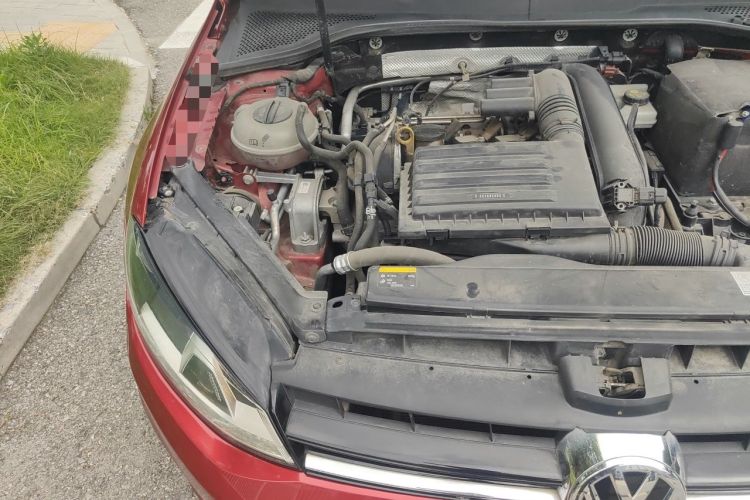 Used Volkswagen Golf 2015 1.4TSI Automatic Luxury Model Engine Bay Right