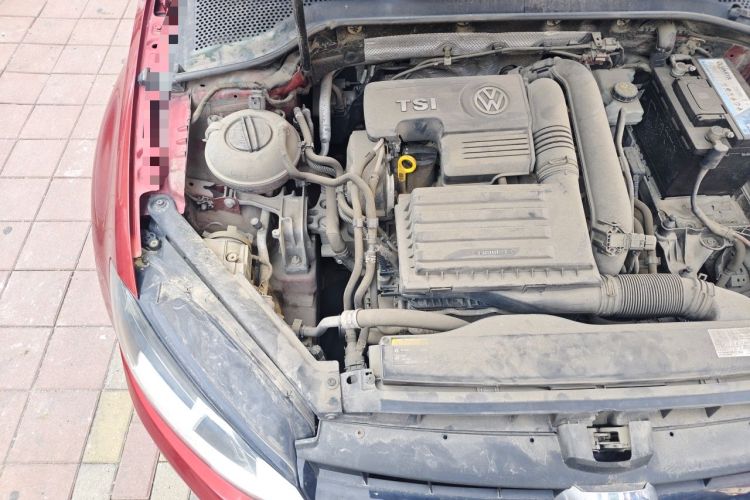 Used Volkswagen Golf 2015 1.4TSI Automatic Comfort Model Engine Bay Right