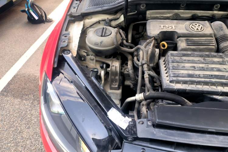 Used Volkswagen Golf 2015 1.4TSI Automatic Flagship Model Engine Bay Right