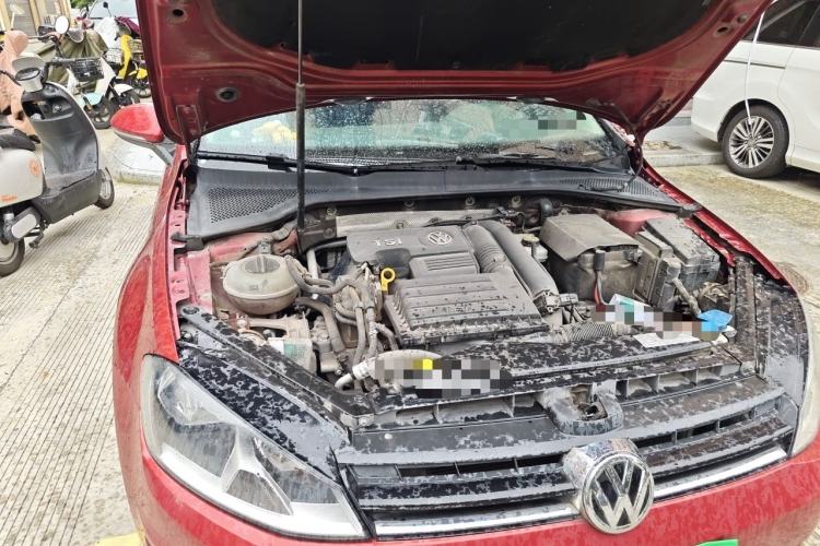 Used Volkswagen Golf 2015 1.4TSI Automatic Luxury Model Engine Bay Right