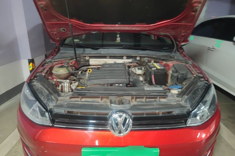 Used Volkswagen Golf 2015 1.6L Automatic Comfort Model Engine Bay