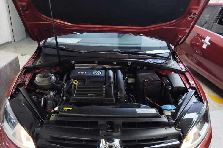 Used Volkswagen Golf 2015 1.4TSI Automatic Comfort Model Engine Bay