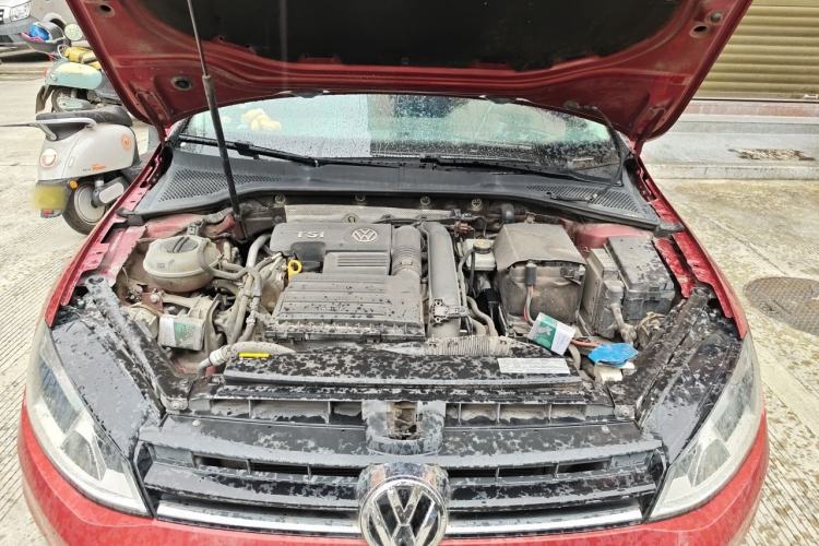 Used Volkswagen Golf 2015 1.4TSI Automatic Luxury Model Engine Bay