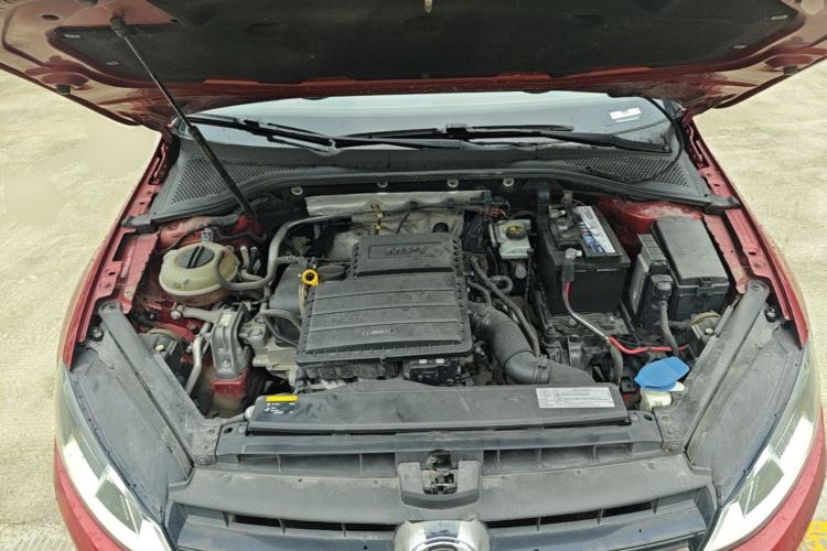 Used Volkswagen Golf 2015 1.6L Automatic Comfort Model Engine Bay
