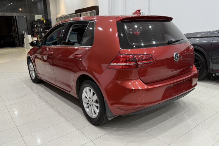 Used Volkswagen Golf 2015 1.6L Automatic Fashion Model Exterior 3