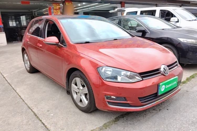Used Volkswagen Golf 2015 1.4TSI Automatic Luxury Model Front Right 45 Deg