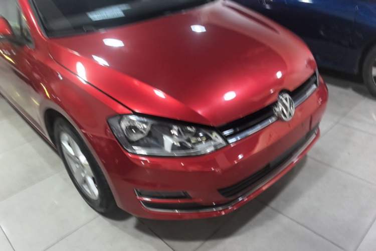 Used Volkswagen Golf 2015 1.6L Automatic Comfort Model Front Right 45 Deg