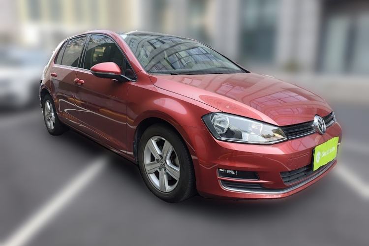 Used Volkswagen Golf 2015 1.4TSI Automatic Luxury Model Front Right 45 Deg