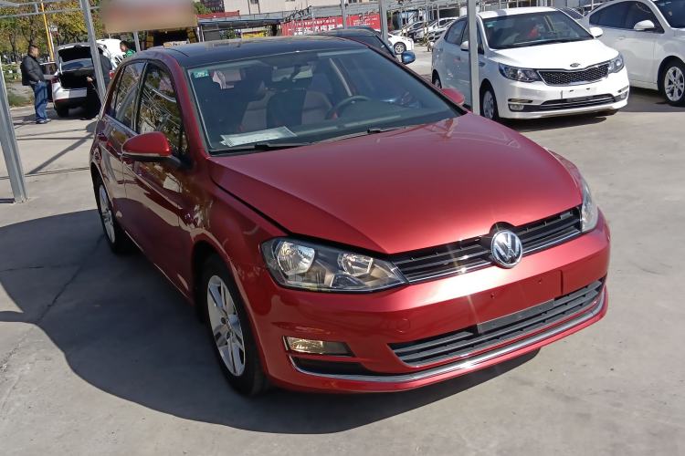 Used Volkswagen Golf 2015 1.6L Automatic Comfort Model Front Right 45 Deg